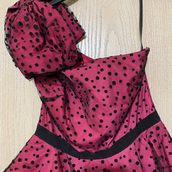 Formal Dress - Picture 4 of 5